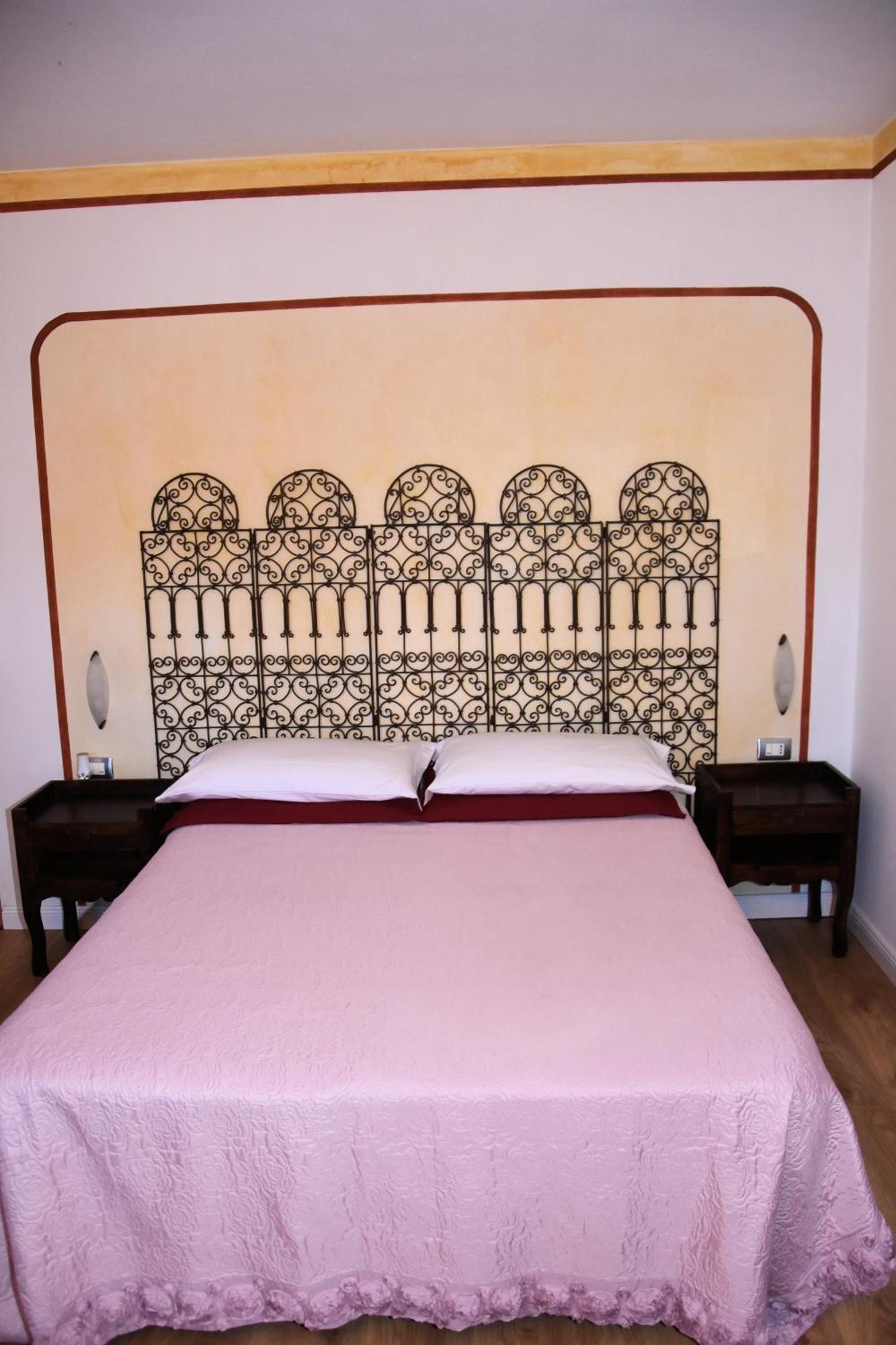 Guest House La Carolina Tigliole Экстерьер фото